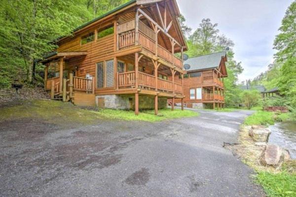Smokey Max Cabin Pigeon Forge Eksteriør billede